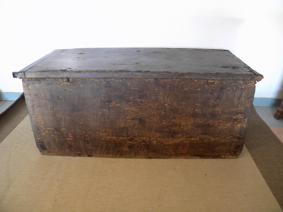 Great Chest In Walnut 17th Century From-photo-1