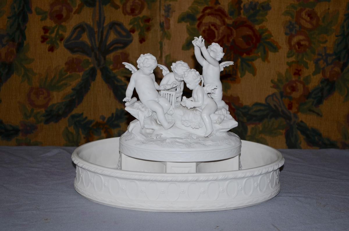 Centerpiece Biscuit In "putti" Signed Marion