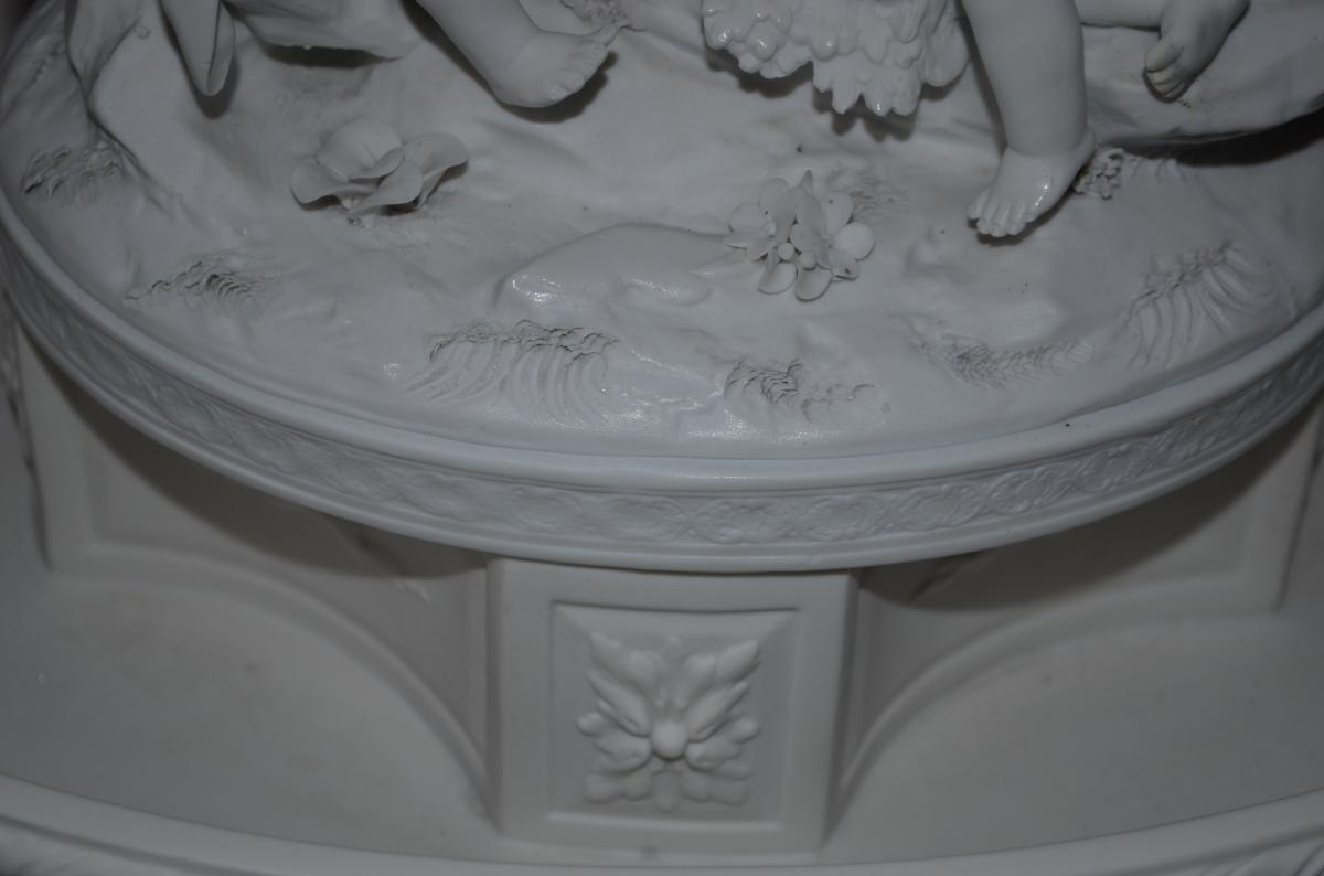 Centerpiece Biscuit In "putti" Signed Marion-photo-2