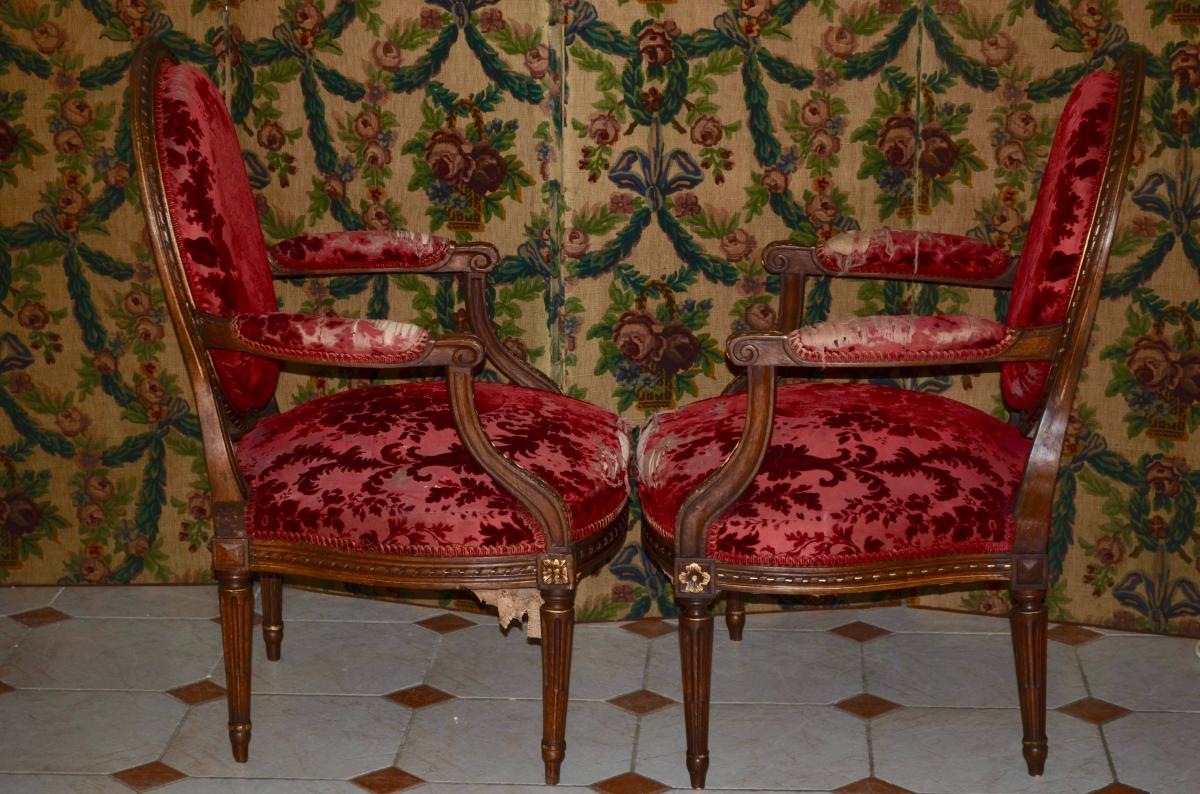 Paire De larges Fauteuils à Médaillon époque Louis XVI -photo-2