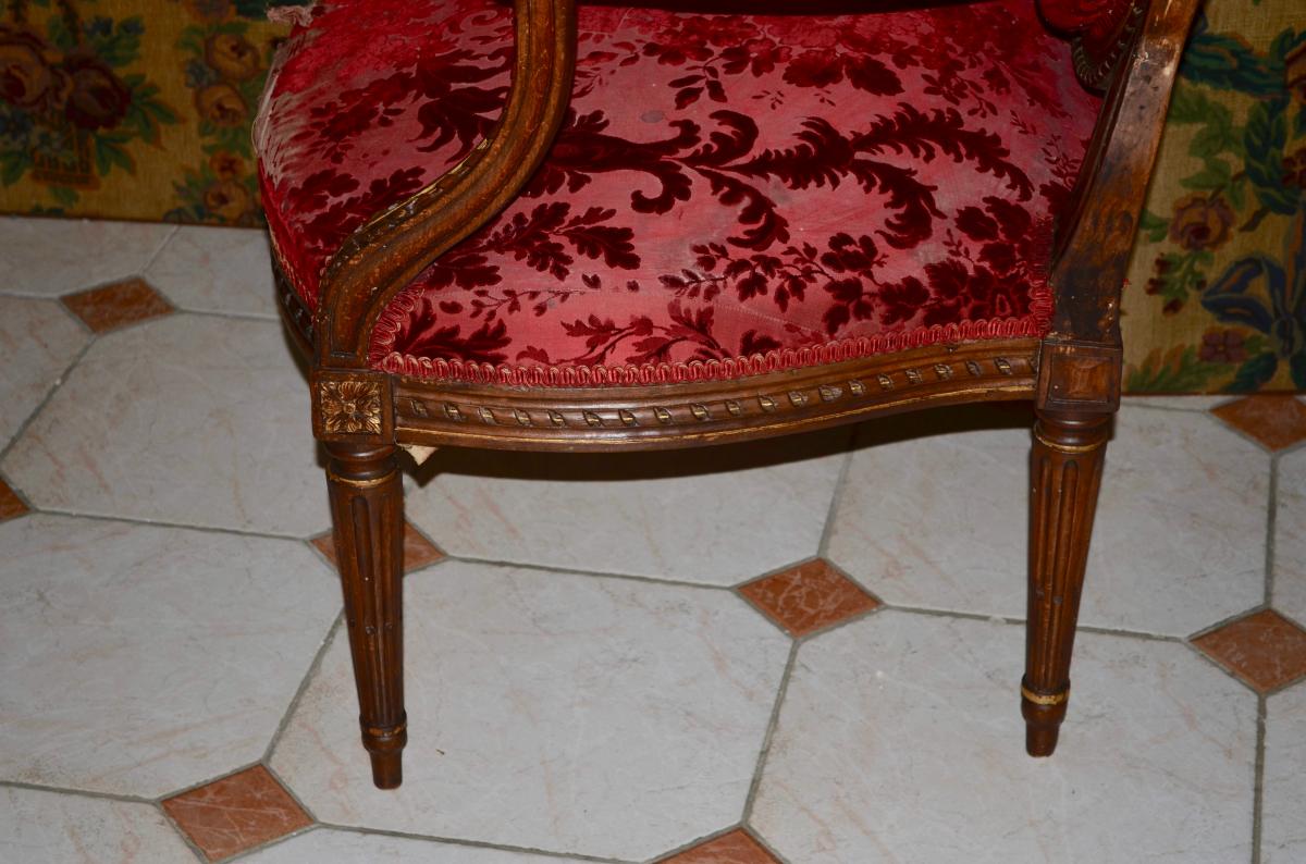 Paire De larges Fauteuils à Médaillon époque Louis XVI -photo-2