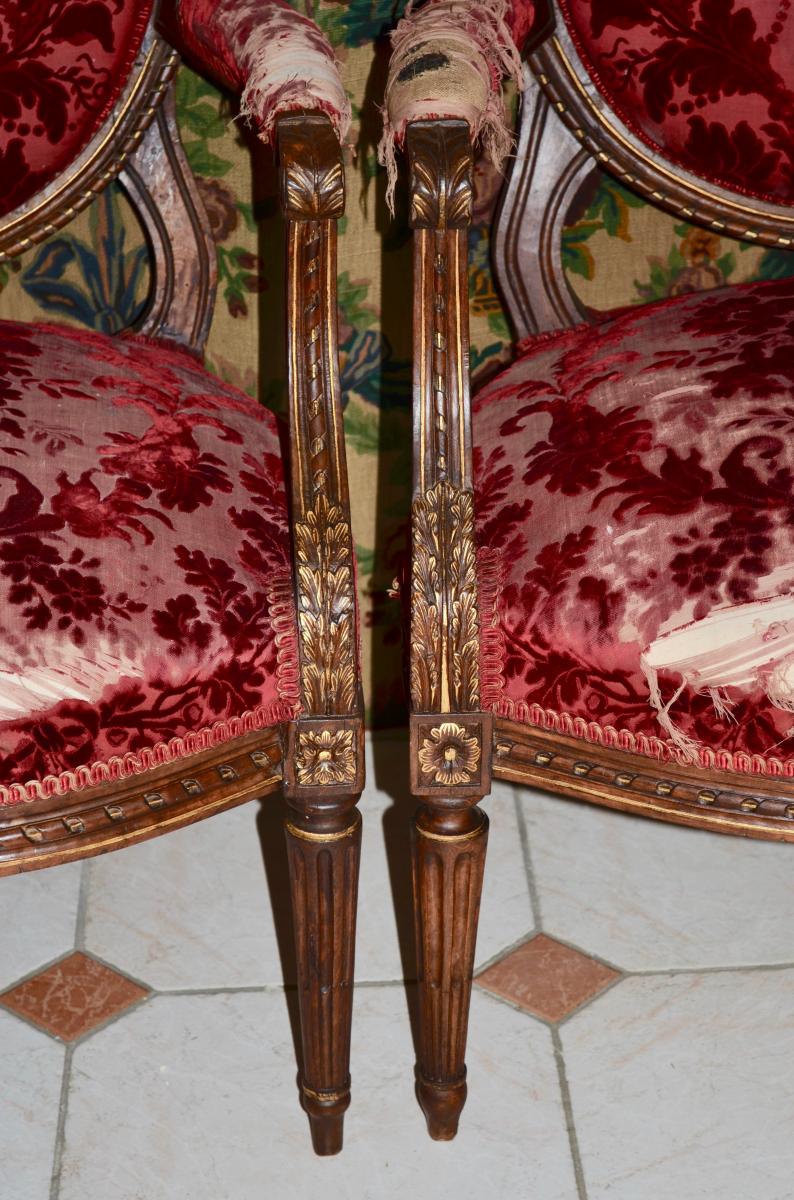 Paire De larges Fauteuils à Médaillon époque Louis XVI -photo-5