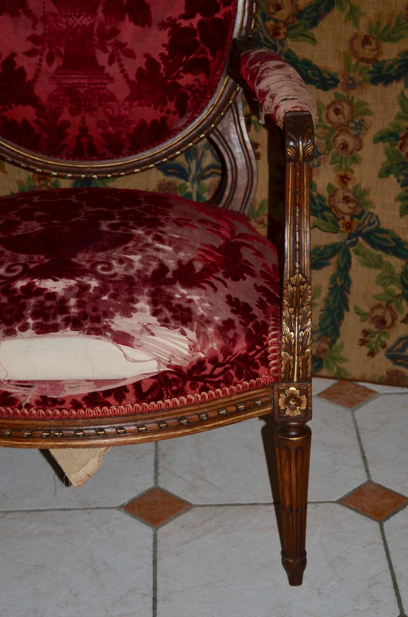 Paire De larges Fauteuils à Médaillon époque Louis XVI -photo-6