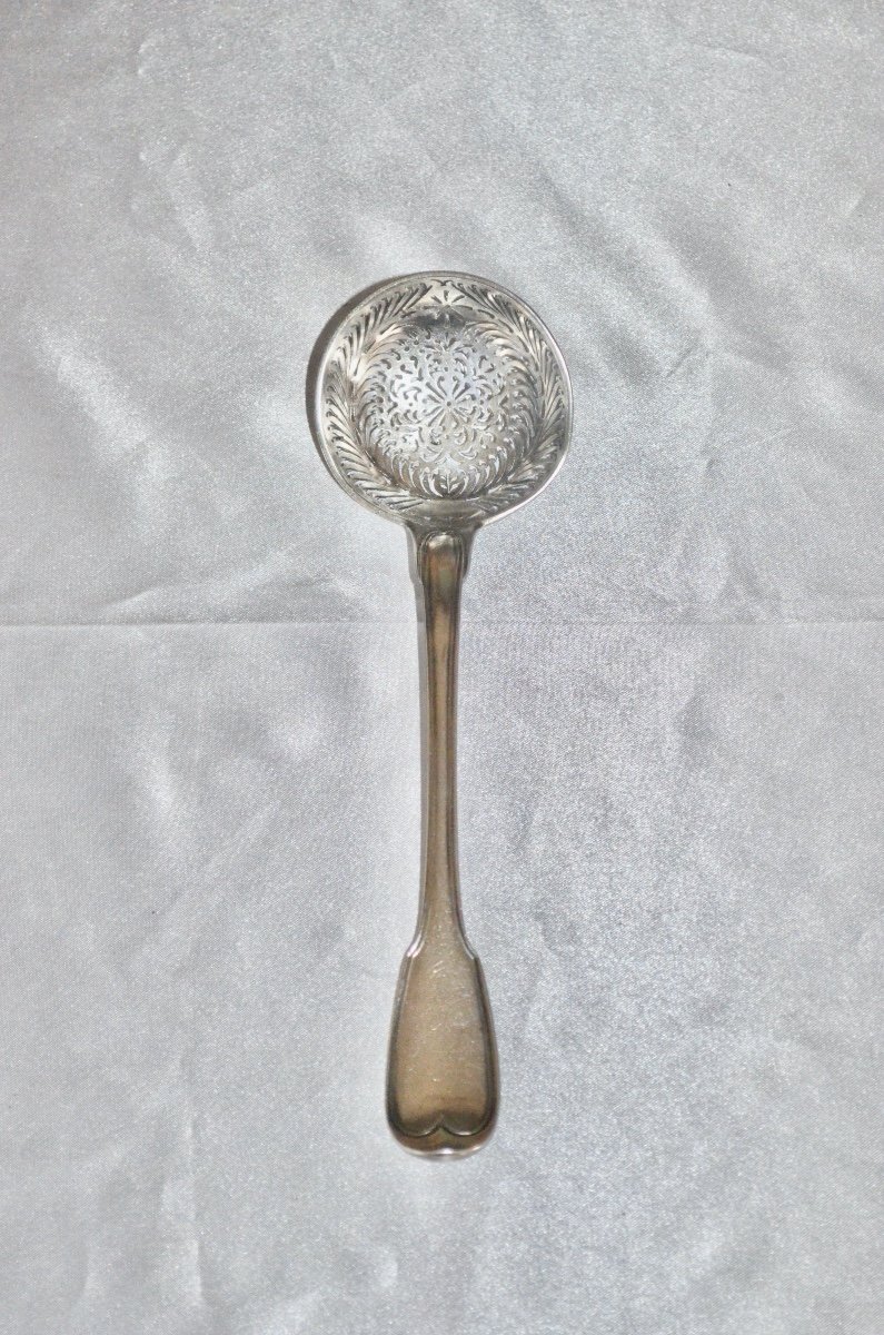 Cuillère à Saupoudrer En Argent Massif Fin 18eme Siècle