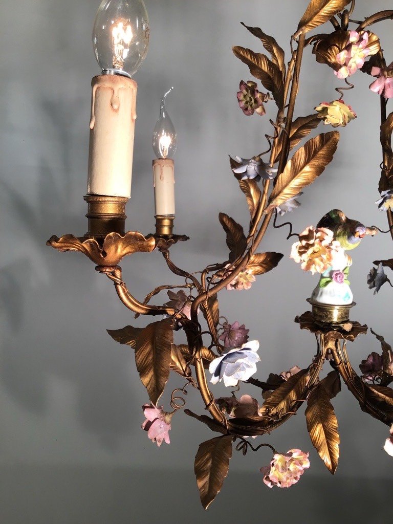 Chandelier 1930 Flowers Bird In Saxe Porcelain Louis XV Gilded Tole Structure And Leaves-photo-1