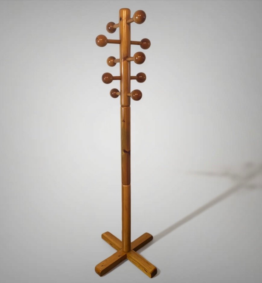 Porte Manteau En Bois De Pin Massif Su&egrave;de 1970 Design Scandinave Esprit Charlotte Perriand 