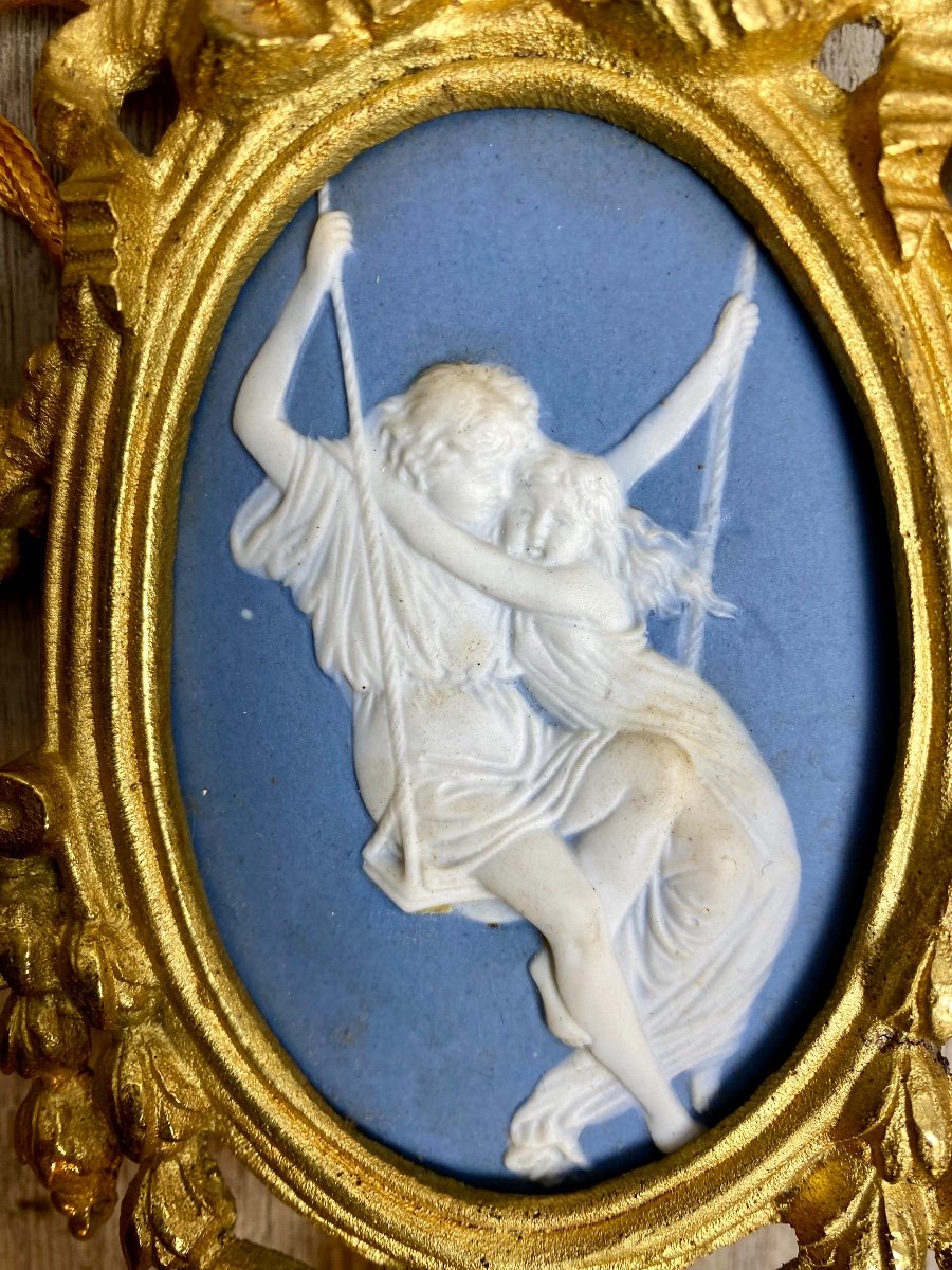 Paire D’appliques Louis XVI En Bronze Doré Porcelaine Wedgwood Bleu Et Blanc Abat-jour Dôme-photo-4