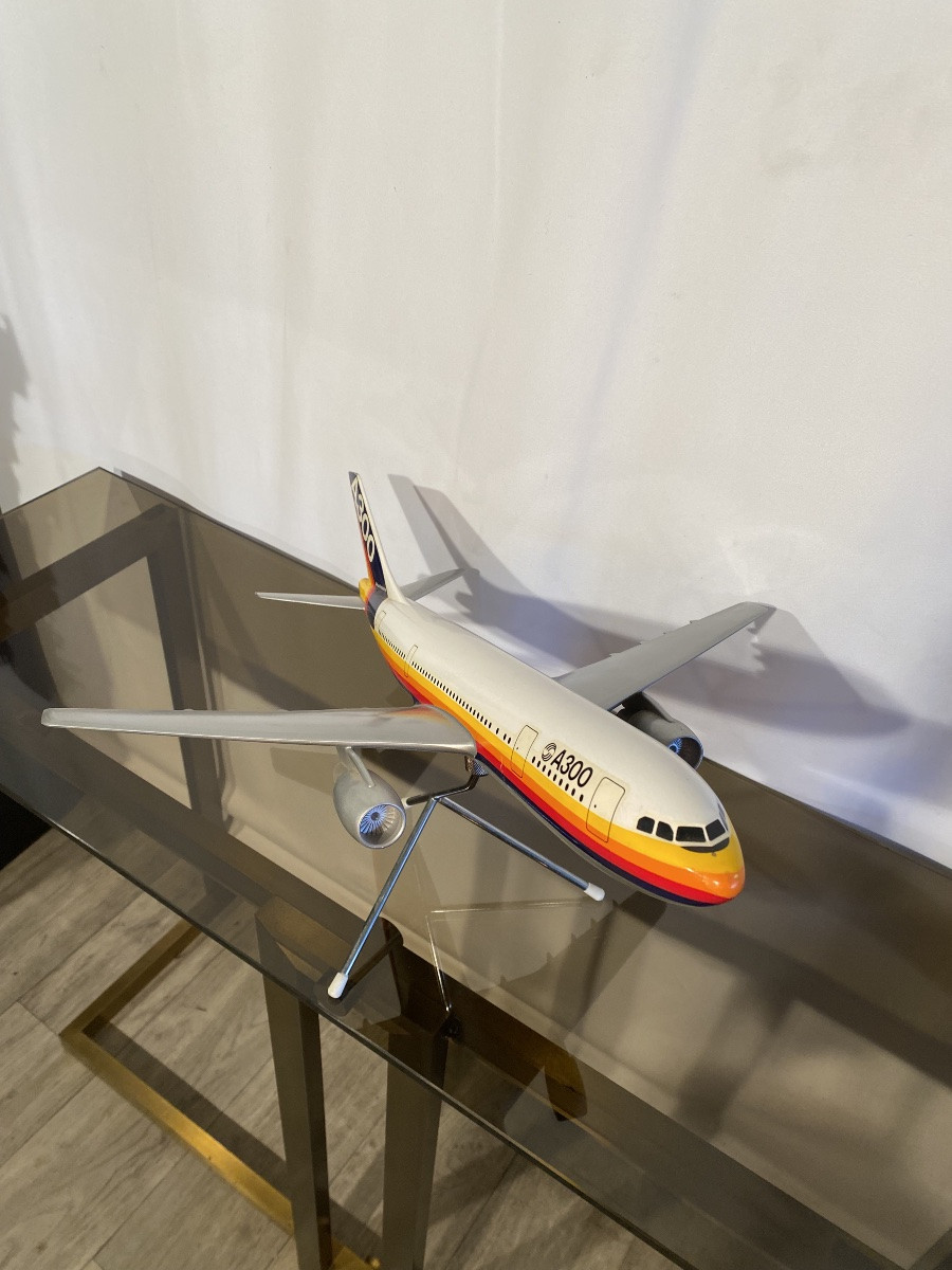 Avions d&rsquo;agence de voyage Airbus A300 et A310 fin ann&eacute;es 1970 -photo-2