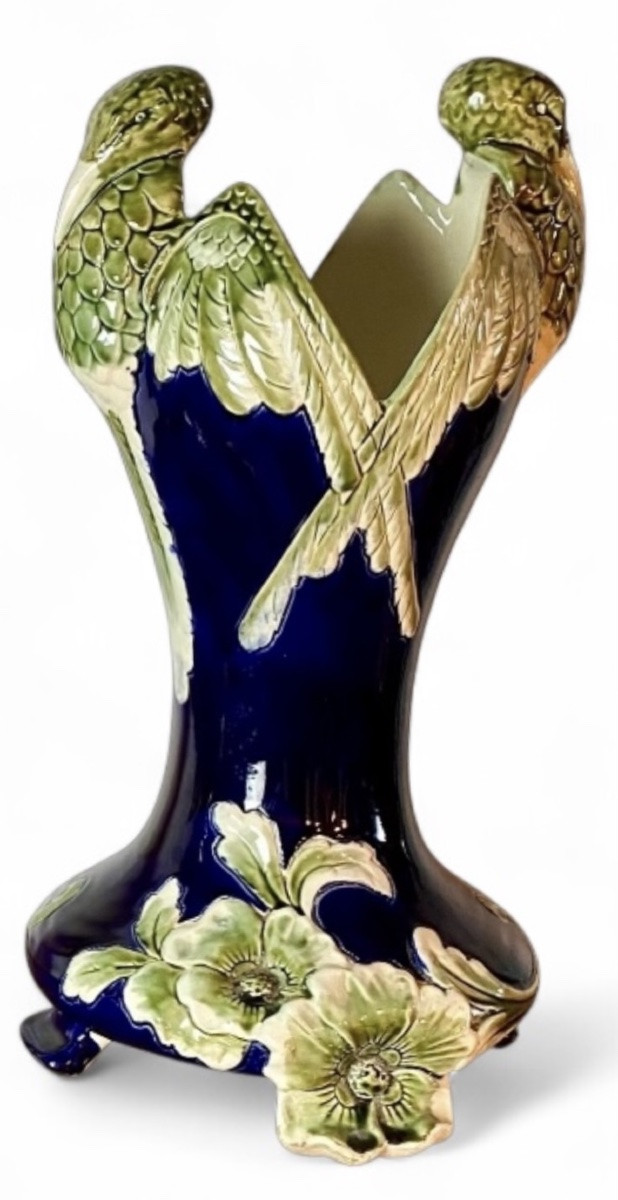 De Bruyn Paire de vases 1880 à décor d’oiseaux  et fleurs d’aubépines sur fond bleu signés-photo-3
