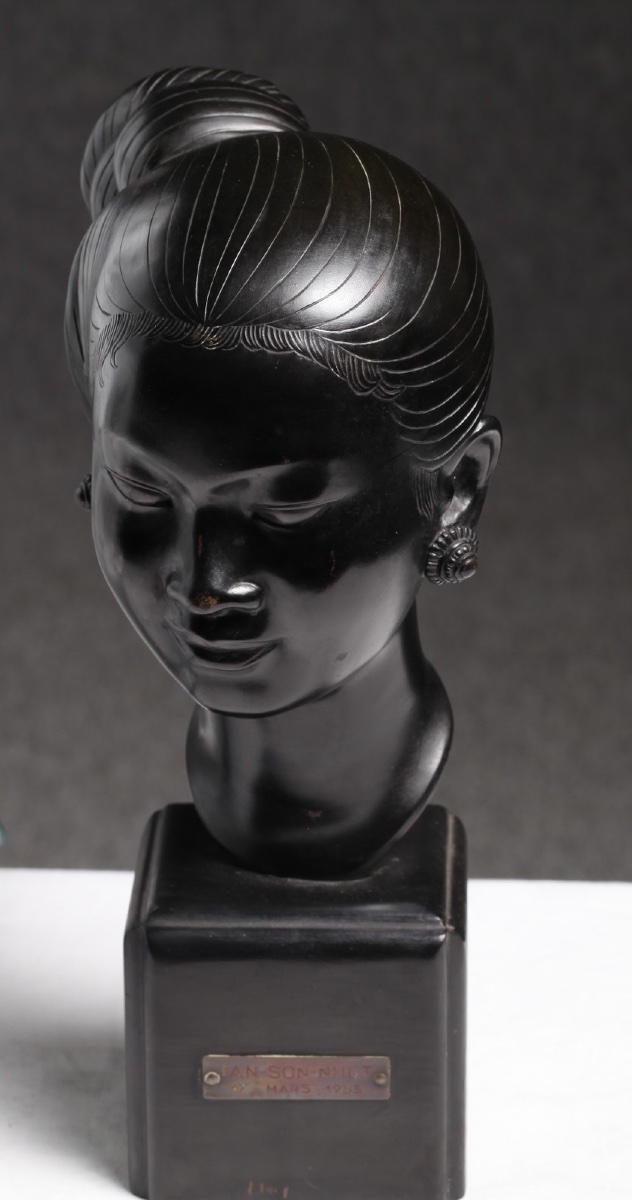 Paire de bronzes Saïgonaise et Laotienne cadeau protocolaire Indochine 1953 -photo-2