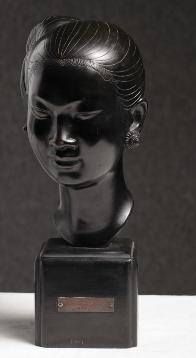 Paire de bronzes Saïgonaise et Laotienne cadeau protocolaire Indochine 1953 -photo-3