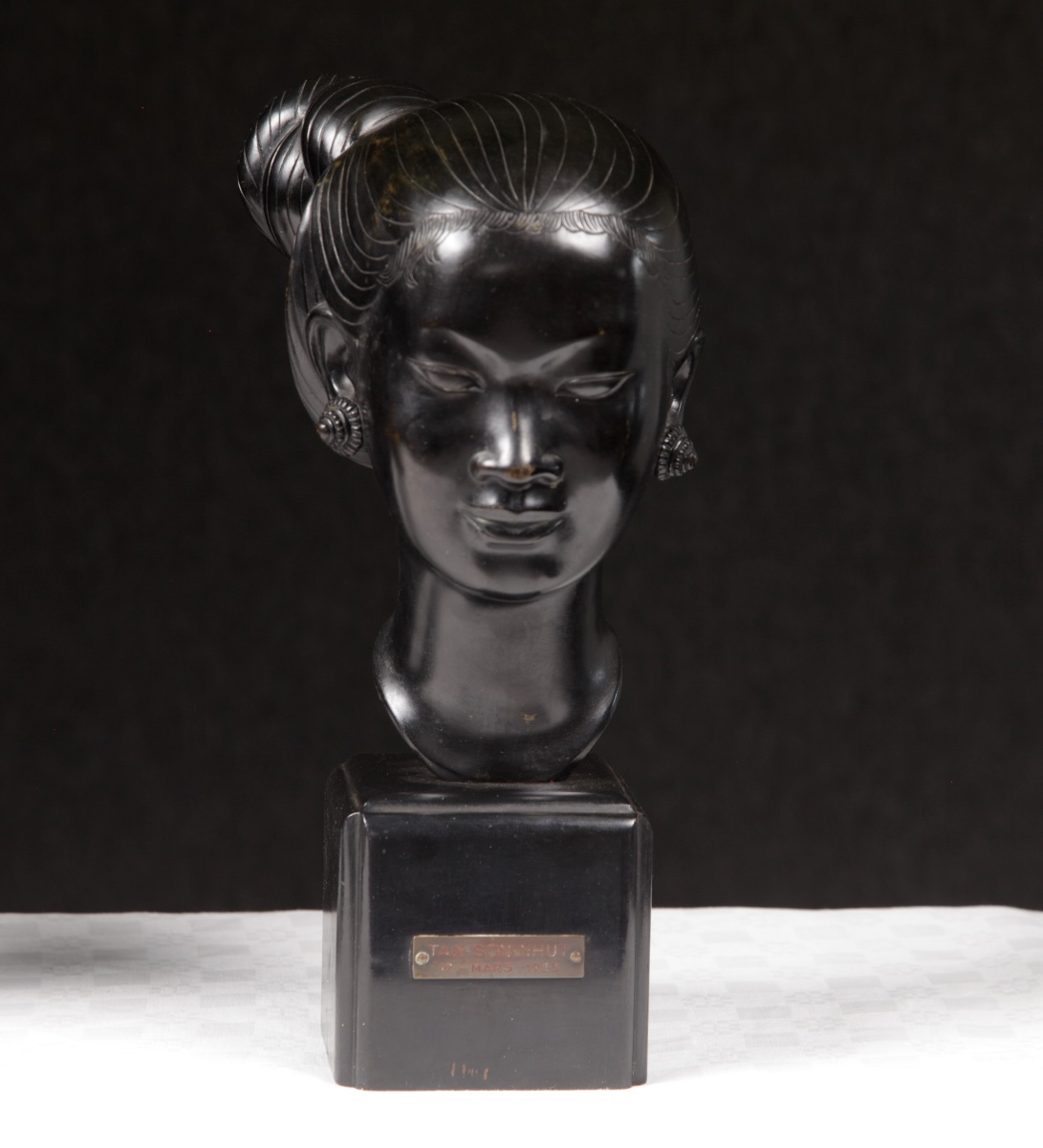 Paire de bronzes Saïgonaise et Laotienne cadeau protocolaire Indochine 1953 -photo-4