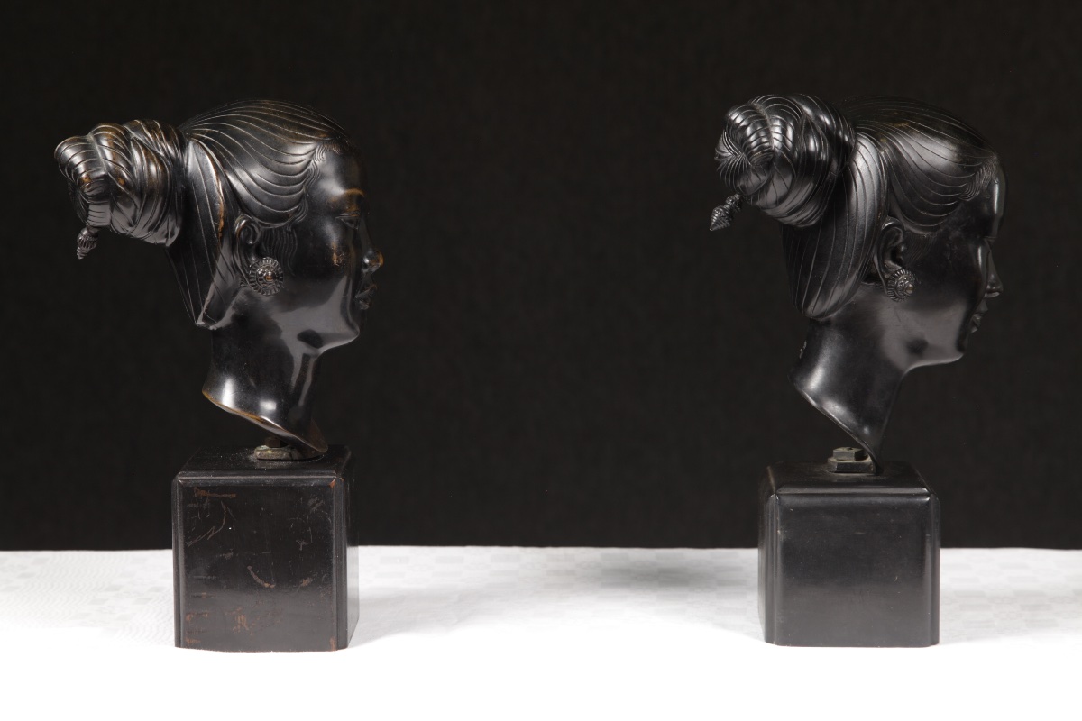 Paire de bronzes Saïgonaise et Laotienne cadeau protocolaire Indochine 1953 -photo-1