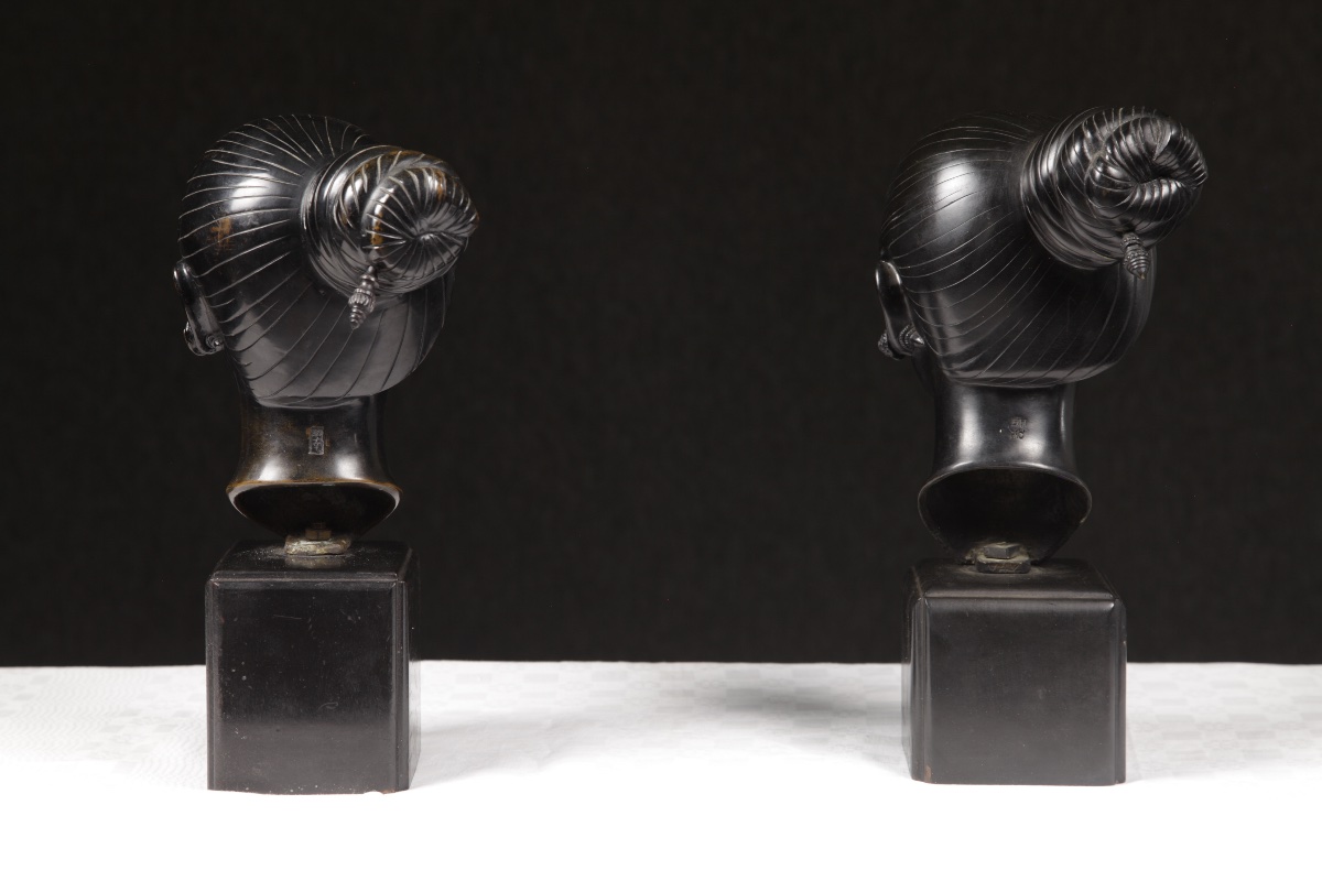 Paire de bronzes Saïgonaise et Laotienne cadeau protocolaire Indochine 1953 -photo-2