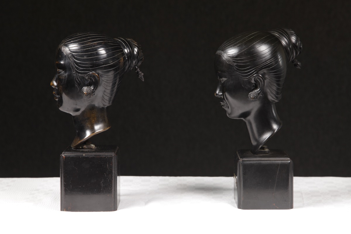 Paire de bronzes Saïgonaise et Laotienne cadeau protocolaire Indochine 1953 -photo-3