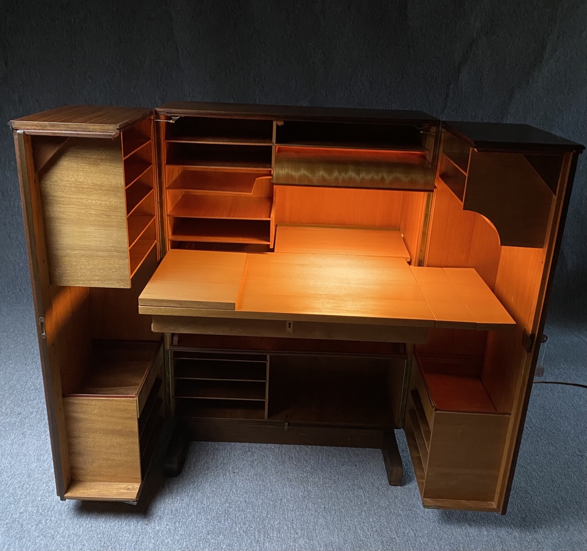 Bureau "Magic in a Box" 1950 Mummenthaler & Meier Desk Suisse escamotable et ultra compact-photo-2