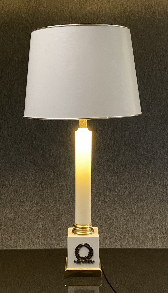 Neoclassical Empire-style Table Lamp In White Lacquered Wood And Brass By Maison Le Dauphin, Circa 1970-photo-3