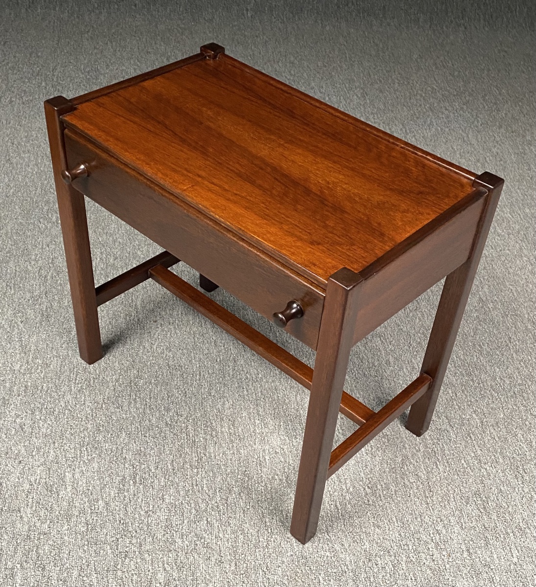 Table de chevet ou table d'appoint en acajou par Jacques Hauville vers 1960-photo-3