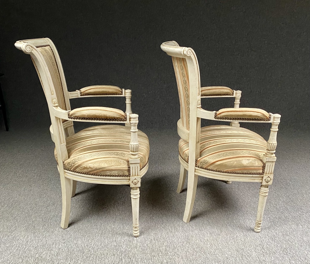 Pair Of Directoire-style Armchairs In White Patina And Silk Velvet -photo-4