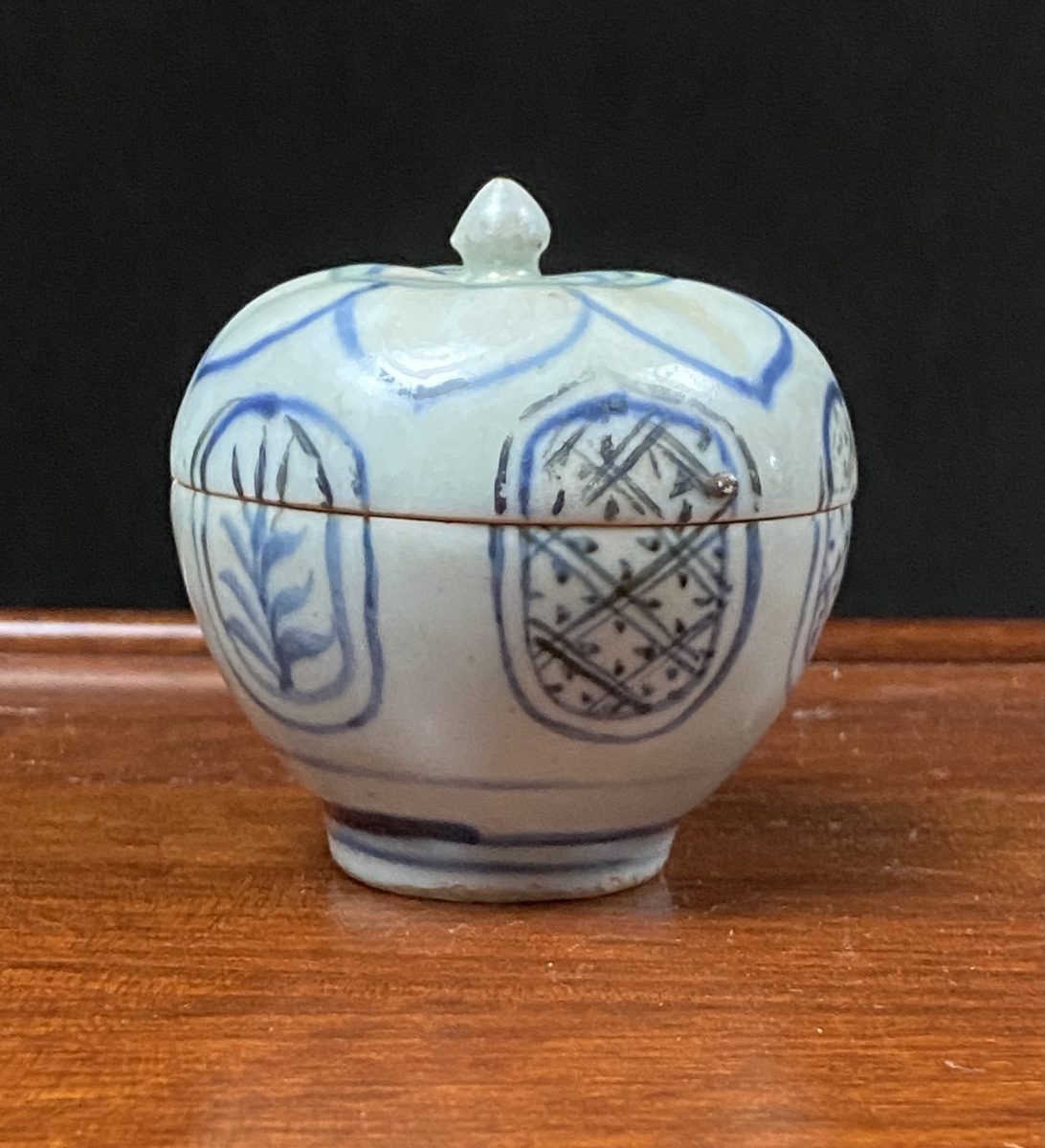 Viêt Nam Art d’Annam Dynastie Lê XVe XVIe siècle boite à fard céramique bleu cobalt et blanc -photo-2