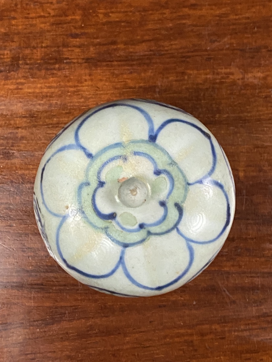 Viêt Nam Art d’Annam Dynastie Lê XVe XVIe siècle boite à fard céramique bleu cobalt et blanc -photo-3