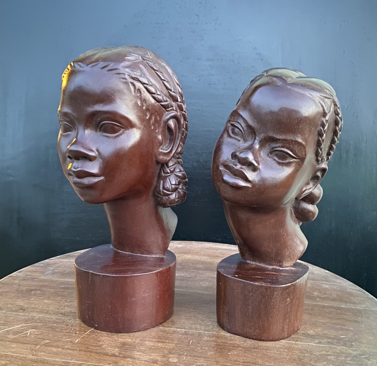 Albert Ranaivoson 1958 Paire bustes jeunes filles malgaches sculptures bois exotique Art Deco -photo-3