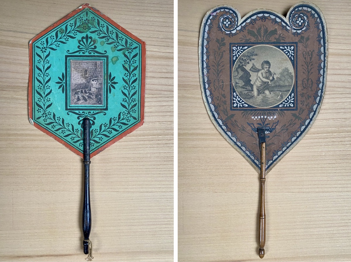 Pair Of Double-sided Handheld Screens Made Of Cardboard And Turned Wood; Empire And Restoration Periods, 19th Century 