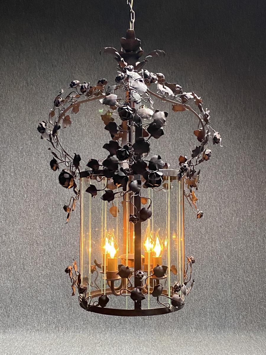 Lustre en forme de  grande lanterne fer patine bronze vieil or d&eacute;cor de fleurs et feuillages -photo-2