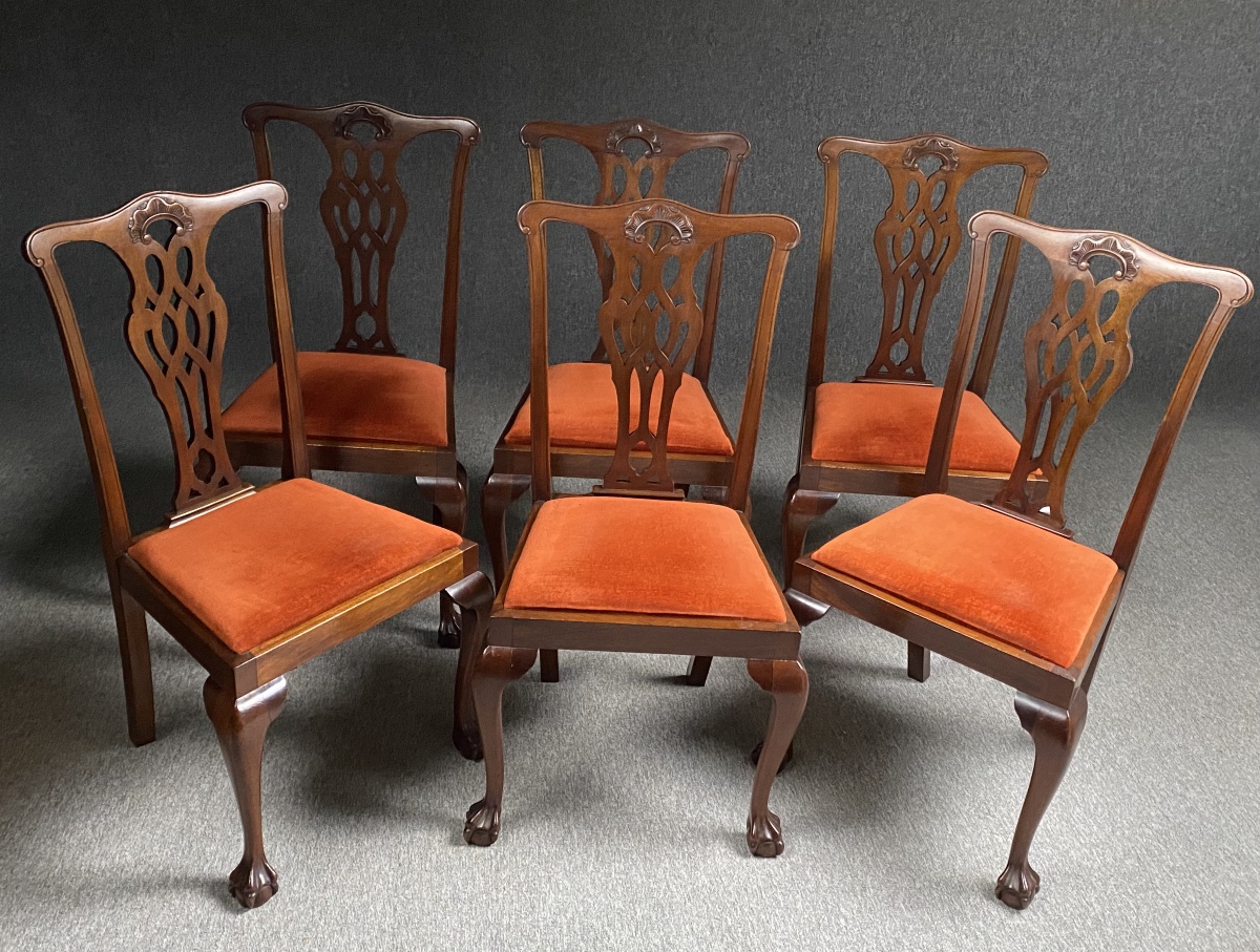 Suite de six chaises en acajou Anglaises Fin de l'époque Victorienne, circa 1890 1900