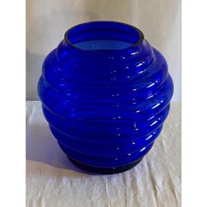 Vase en verre bleu cobalt Art Déco