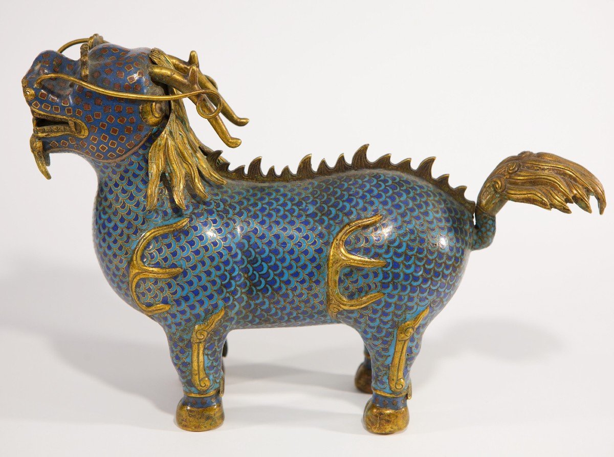 Paire De Qilin En Cloisonné Et Reposant Sur Des Bases En Bois-photo-2