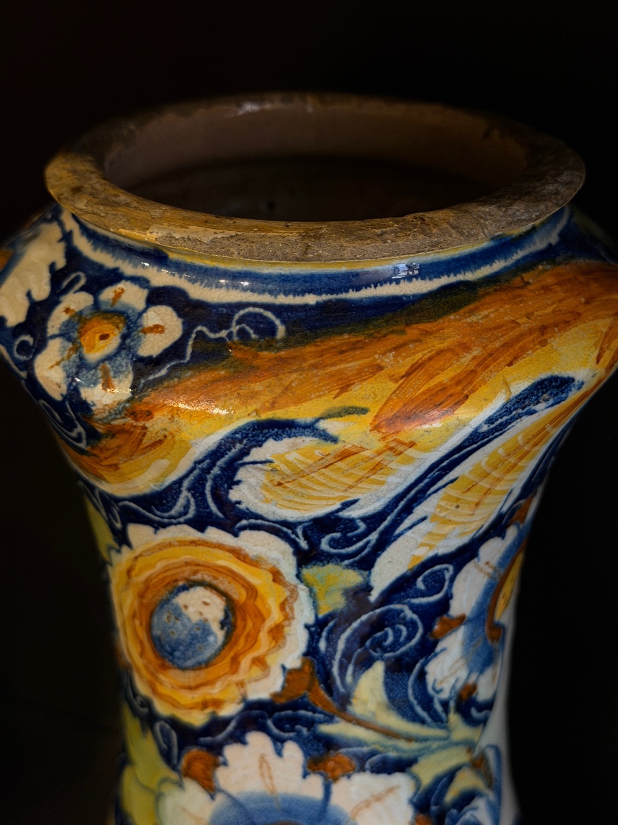 Albarello d’apothicaire en faïence polychrome à décor de figure allégorique, Italie, XVIe-photo-1