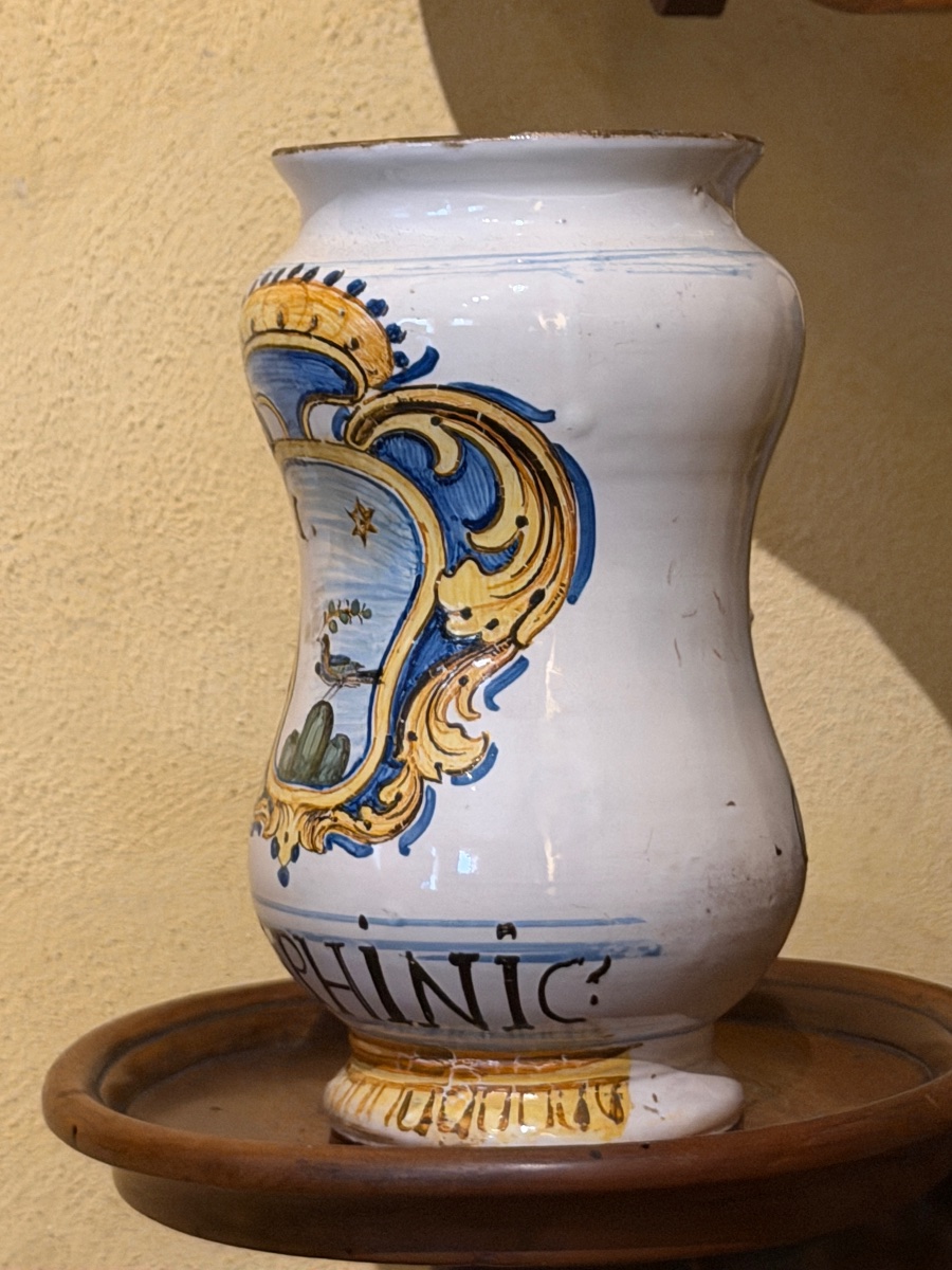 Albarello d’apothicaire en faïence polychrome, forme “à bobine”, Italie centrale, XVIIe siècle-photo-2