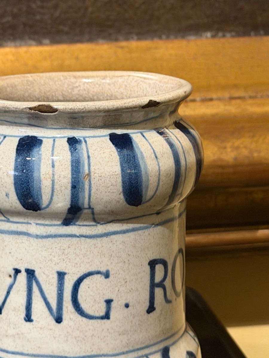 Rare Ligurian Majolica Apothecary Jar, Savona, Late 16th–early 17th Century-photo-2