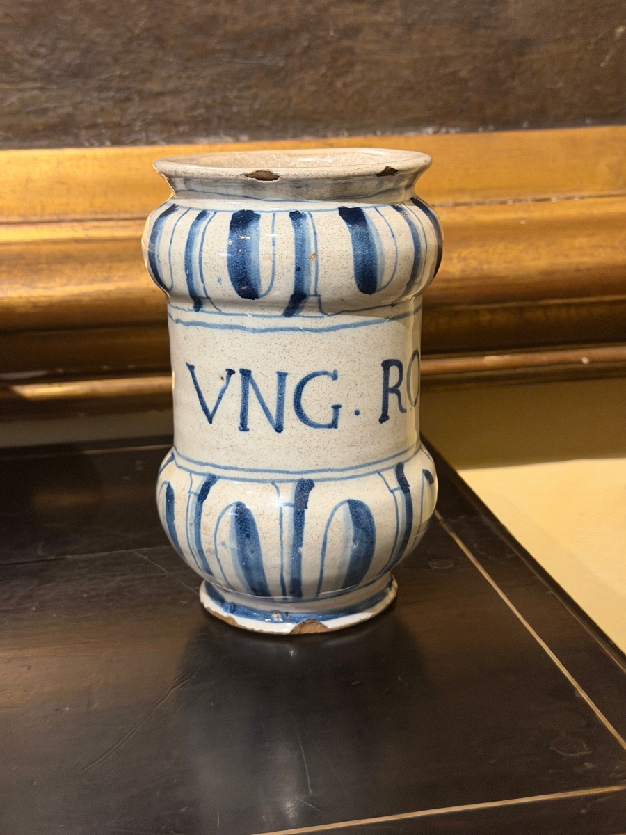 Rare Ligurian Majolica Apothecary Jar, Savona, Late 16th–early 17th Century