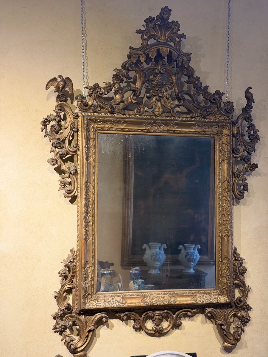 Important miroir Louis XIV en bois sculpté et doré, Venise, fin du XVIIe siècle