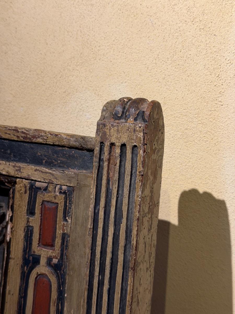 Fauteuil piémontais en bois polychrome à décor héraldique, fin du XVe siècle-photo-3