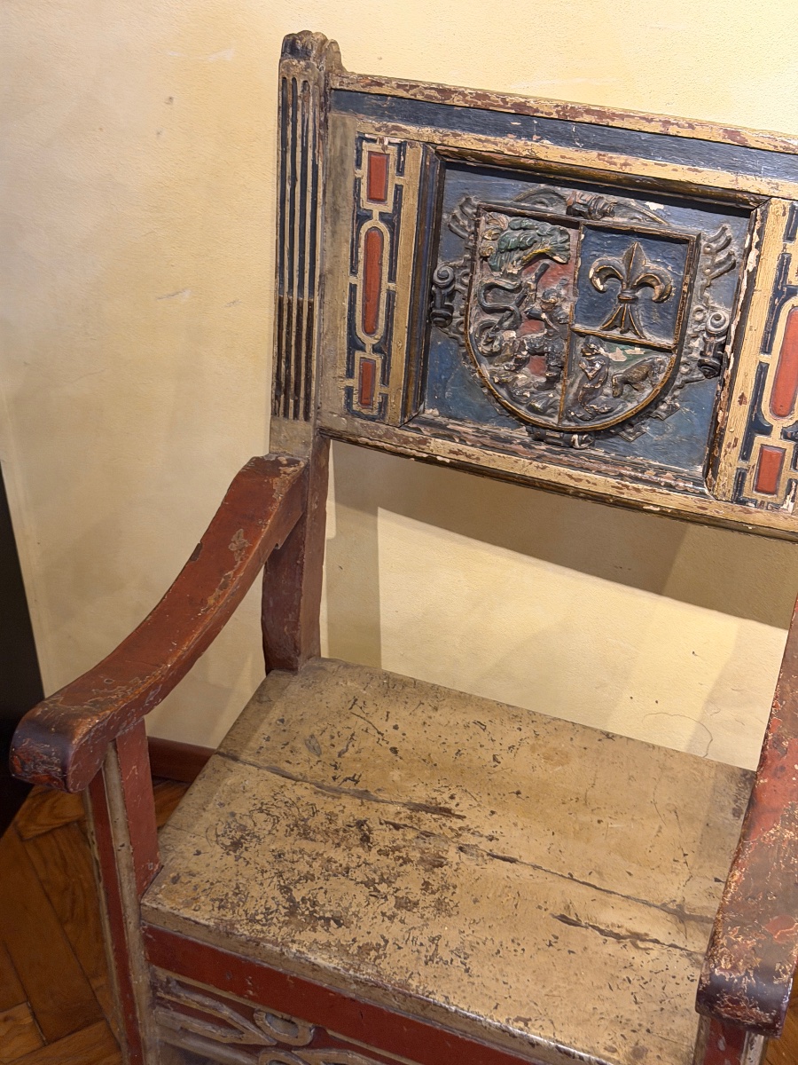 Fauteuil piémontais en bois polychrome à décor héraldique, fin du XVe siècle-photo-6