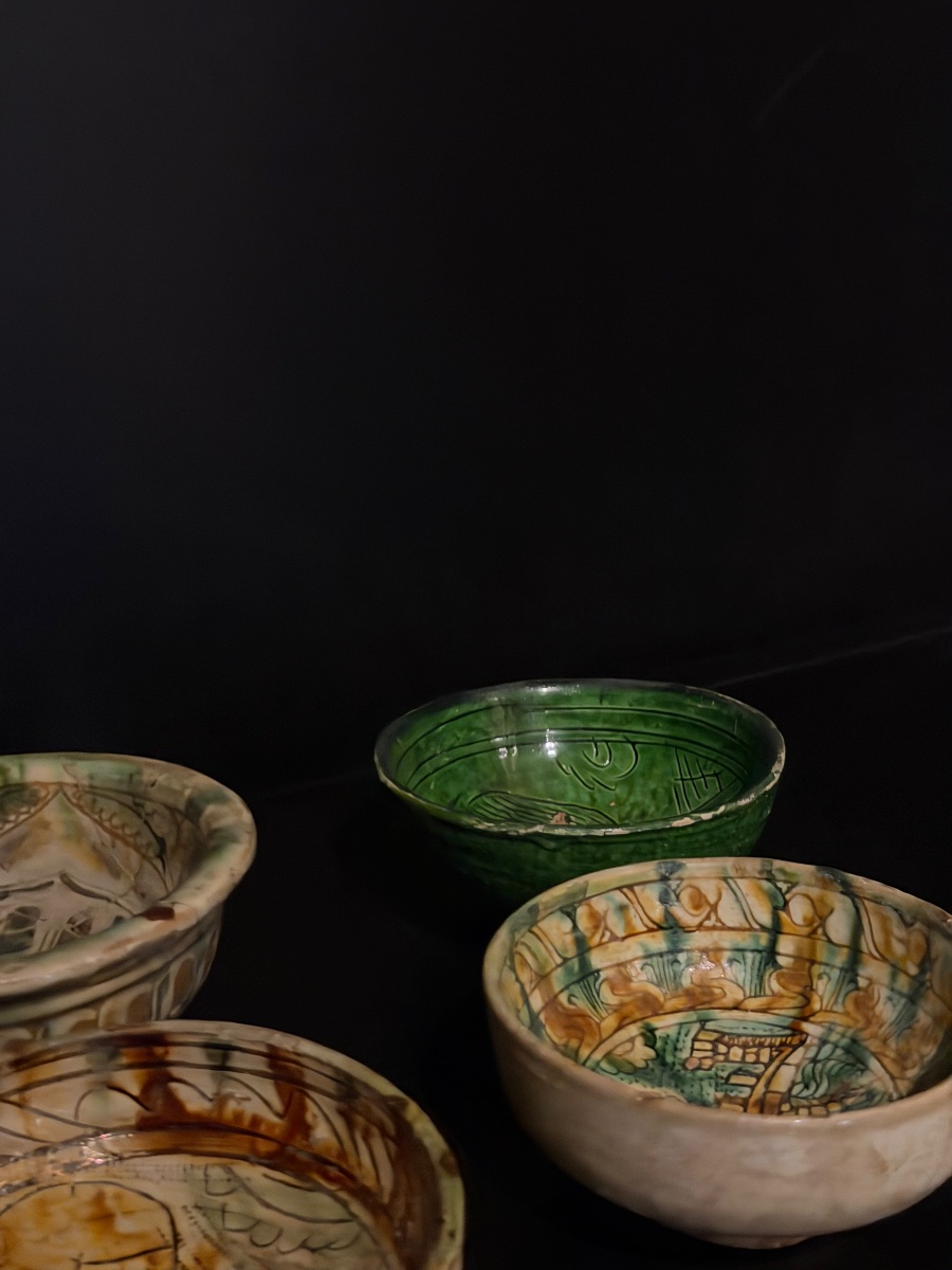 Ensemble de quatre bols en céramique polychrome de Ferrare, XVe siècle-photo-2