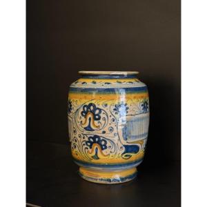Montelupo Majolica Albarello With Renaissance Decoration, 16th Century