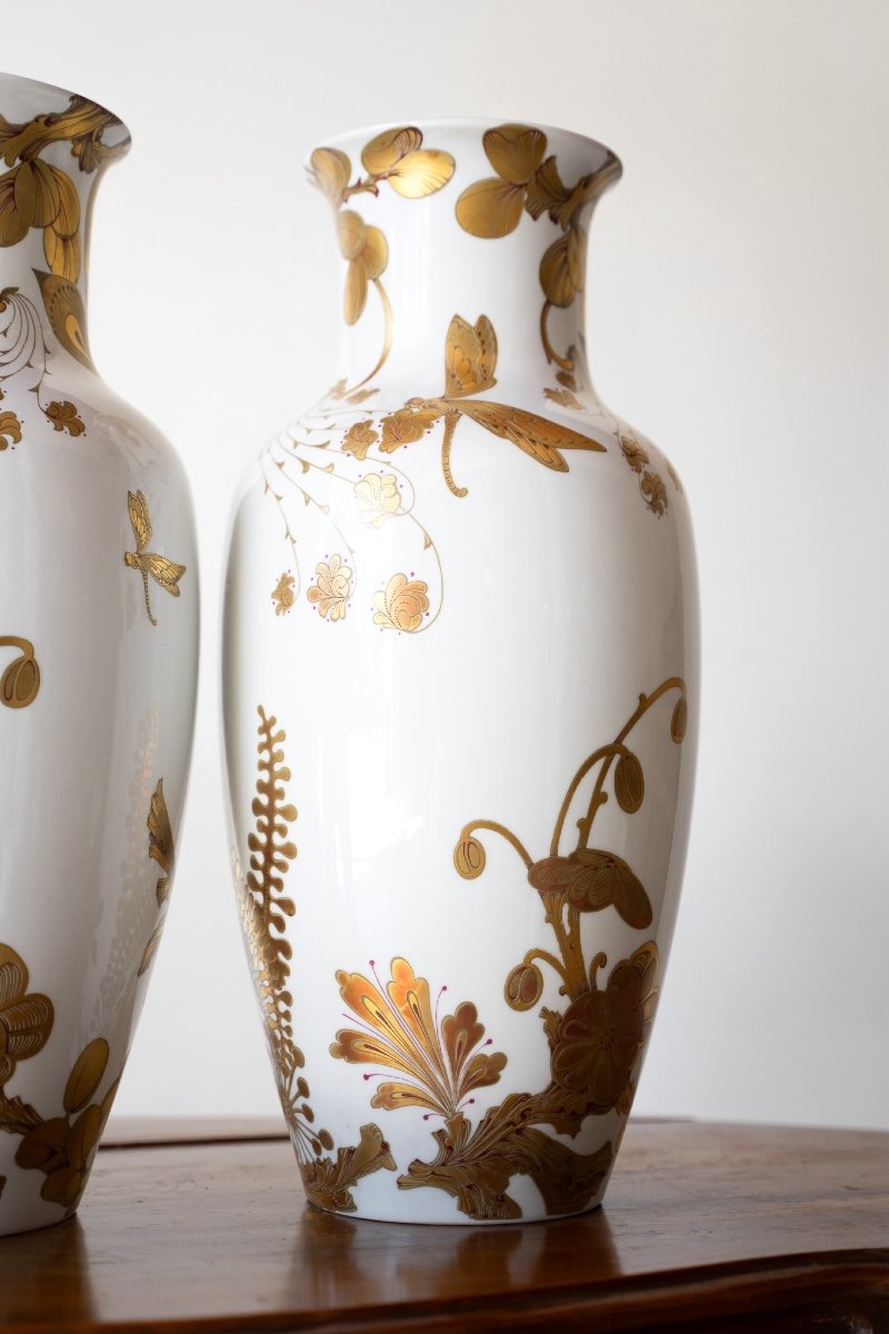 Paire d'élégants Vases En Porcelaine Allemande Kaiser Avec Décoration Serenade-photo-4