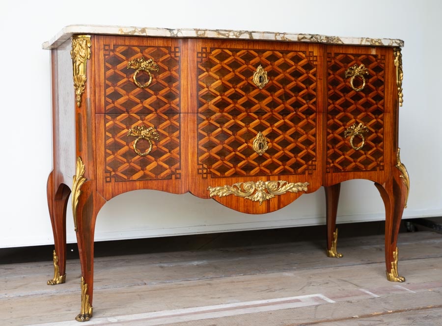 Commode époque Transition Louis XV / Louis XVI - Est De La France