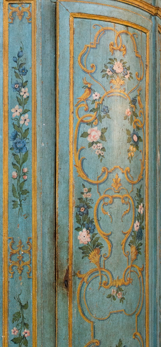 Rare Pair Of Lacquered And Gilded Corner Cabinets – Venice, Late 17th / Early 18th Century-photo-4
