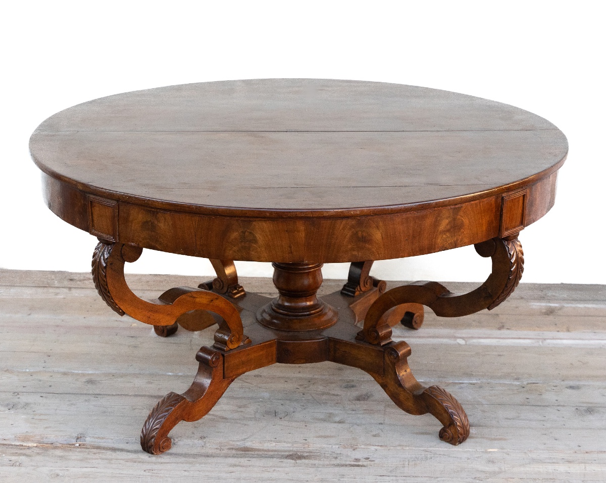 Round Walnut “cestello” Table – Mid 19th Century