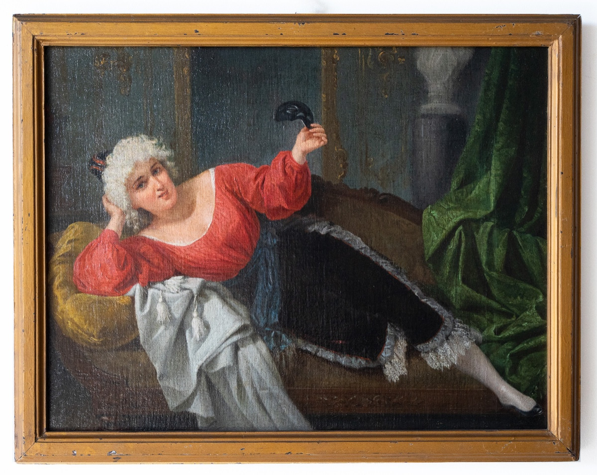 Femme allongée avec masque par Emanuele Trionfi