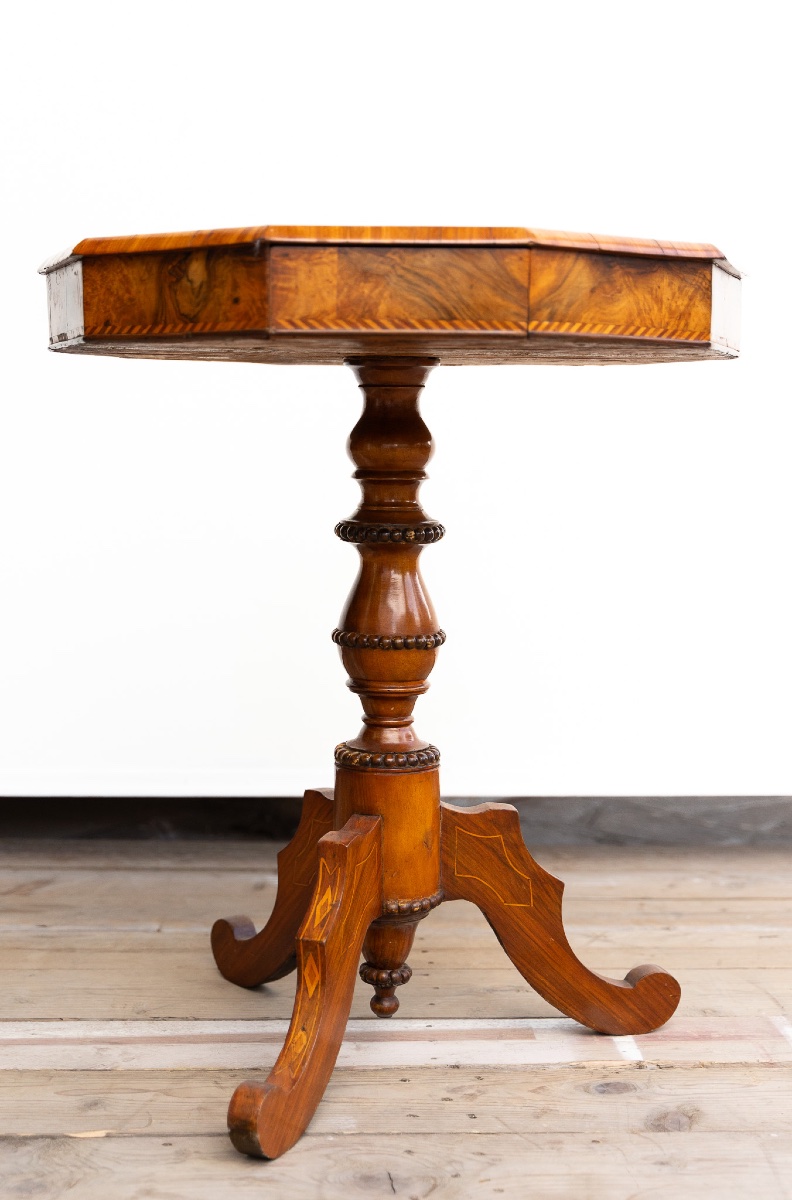 Octagonal Coffee Table In Walnut And Maple From The 1800s-photo-2