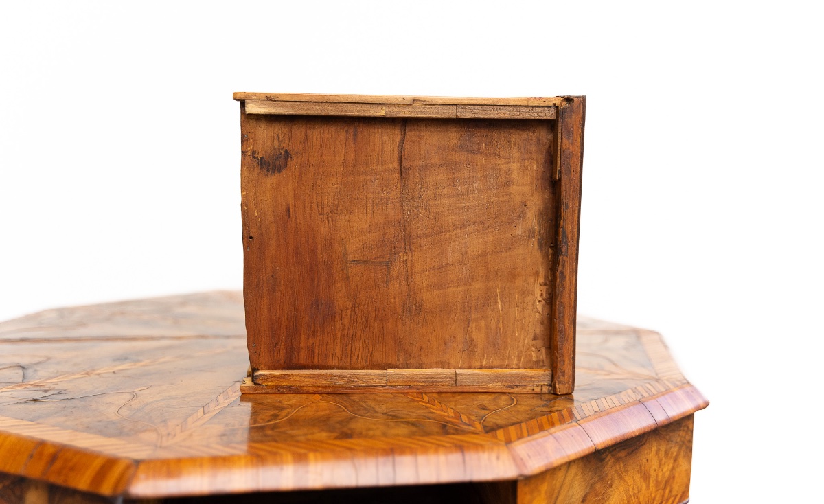 Octagonal Coffee Table In Walnut And Maple From The 1800s-photo-2