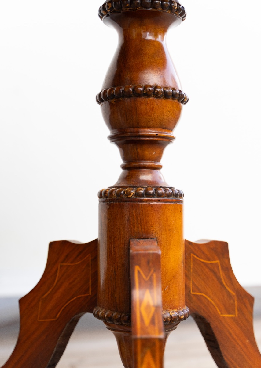 Octagonal Coffee Table In Walnut And Maple From The 1800s-photo-4