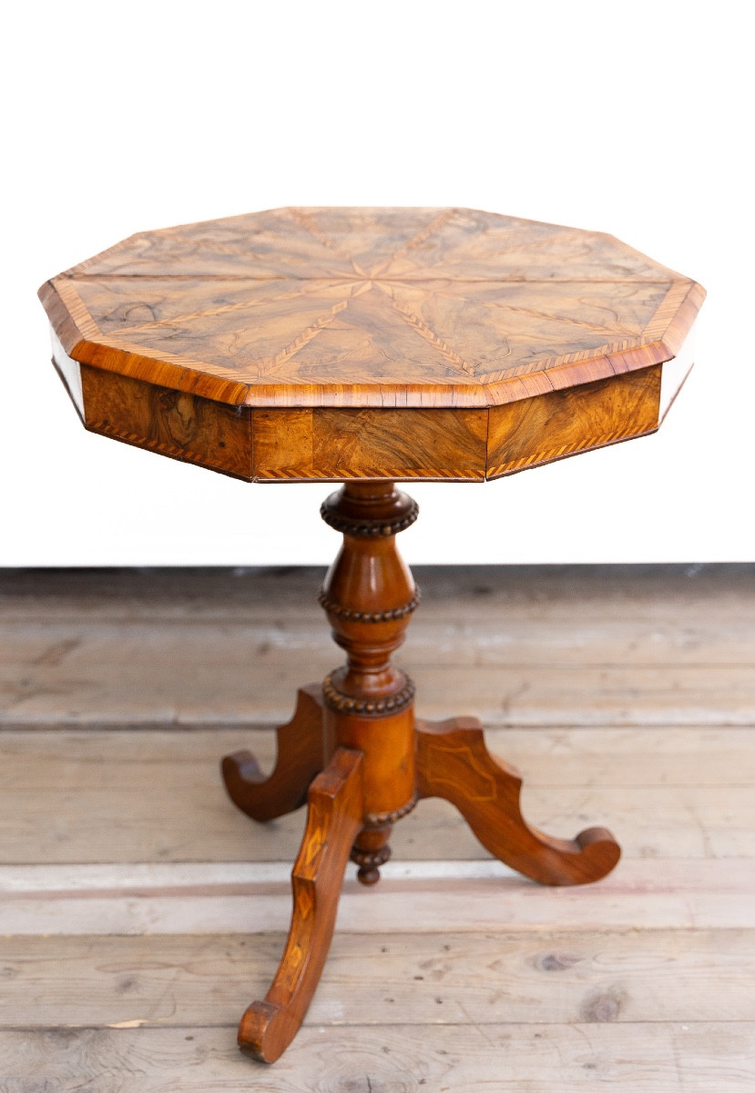 Octagonal Coffee Table In Walnut And Maple From The 1800s