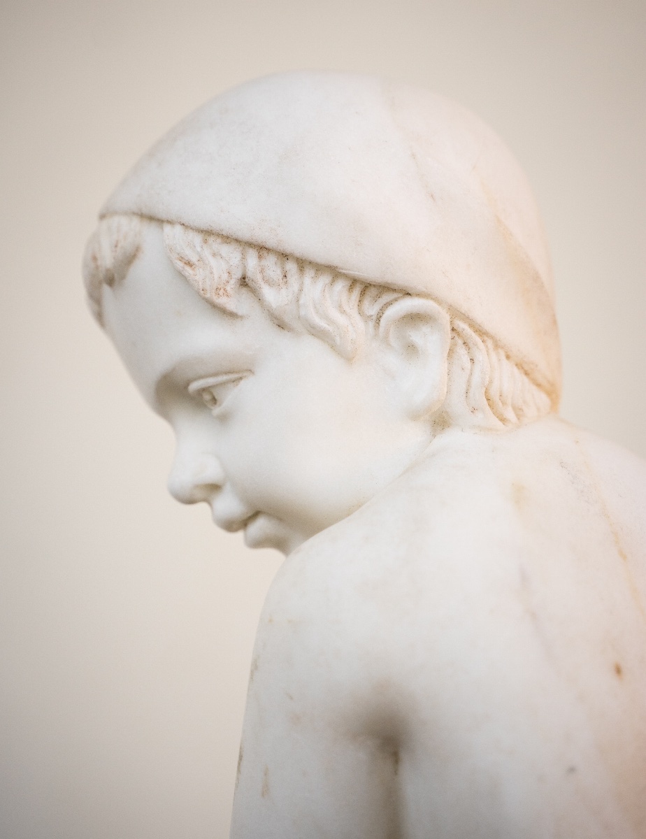 Paire de putti allégoriques en marbre de Carrare – XIXe siècle-photo-4